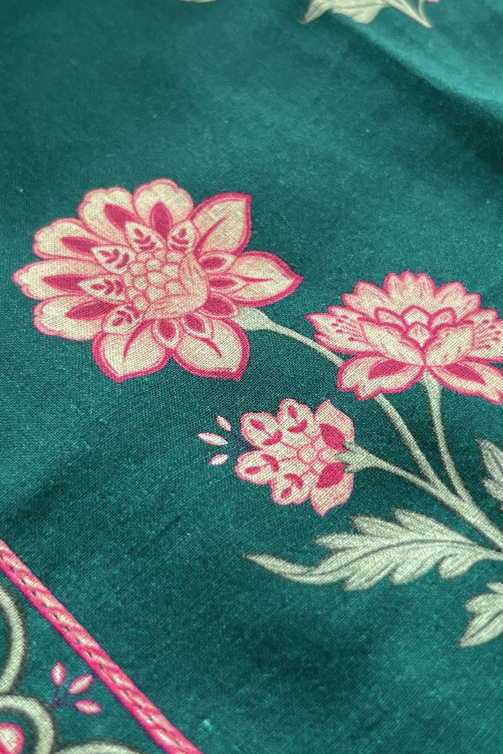 Mehreen Mahira Kurta