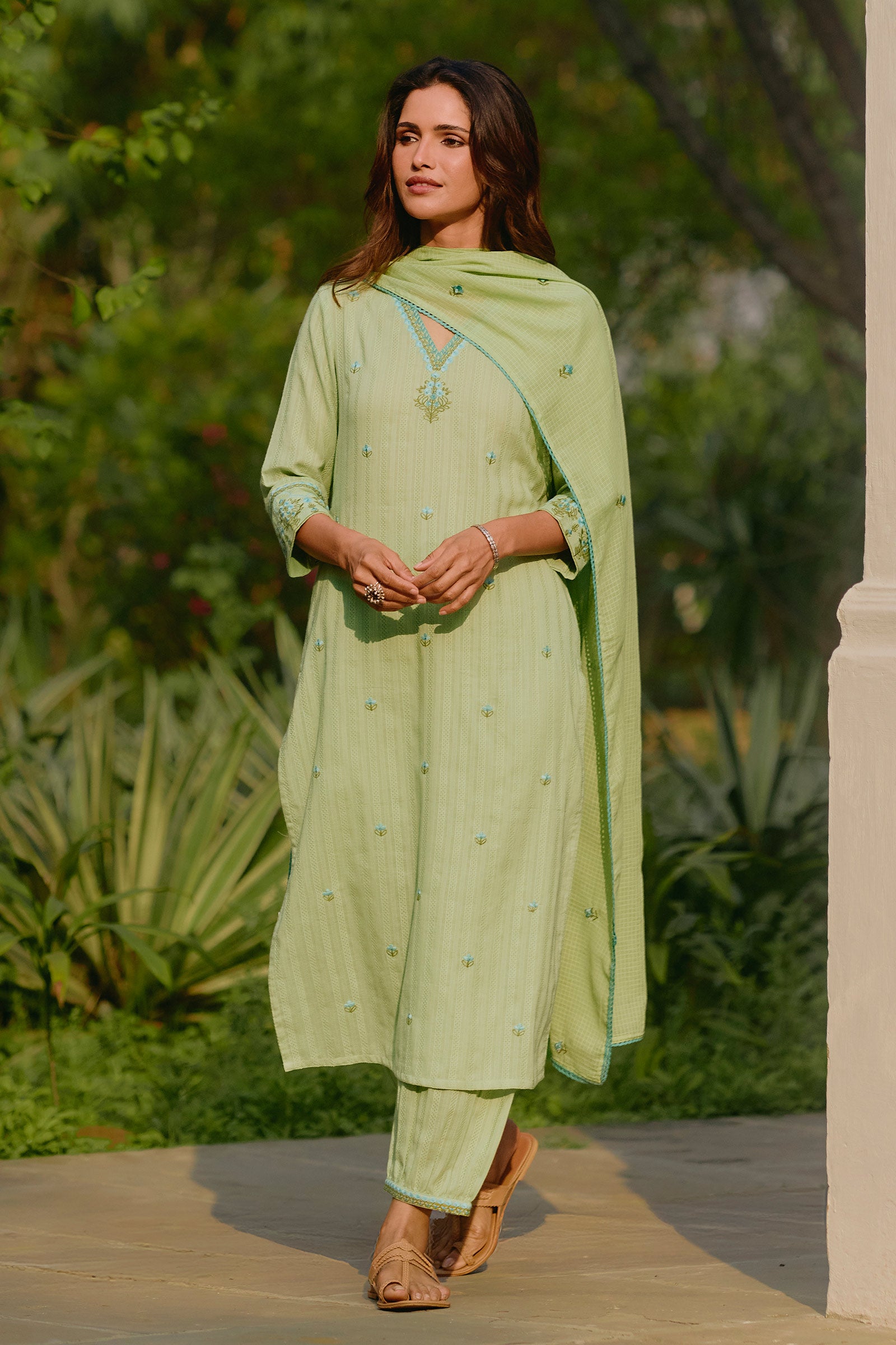 Mehraab Amira Green Izhaar Pants