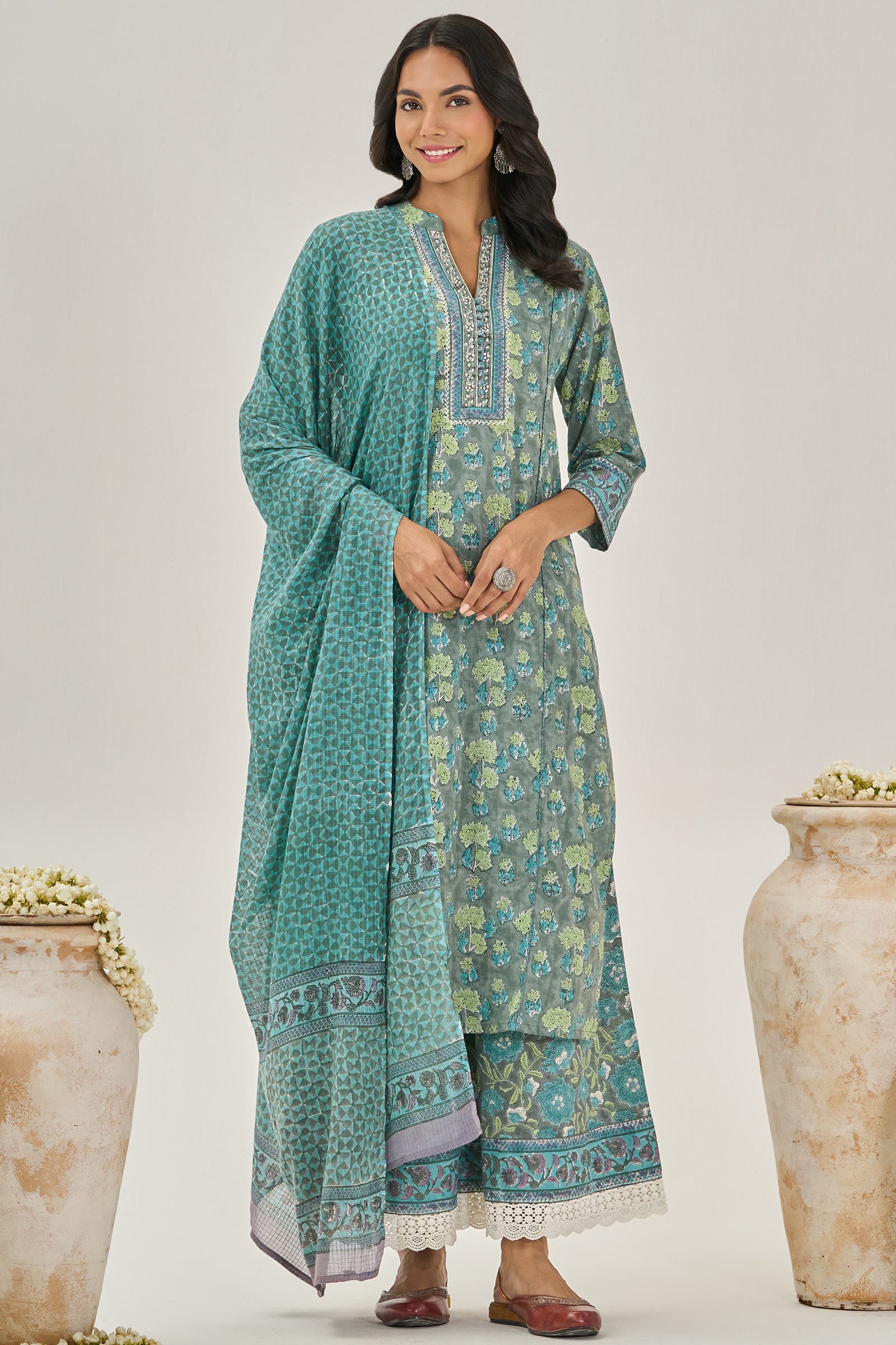 Roz Meher Gulshan Palazzo