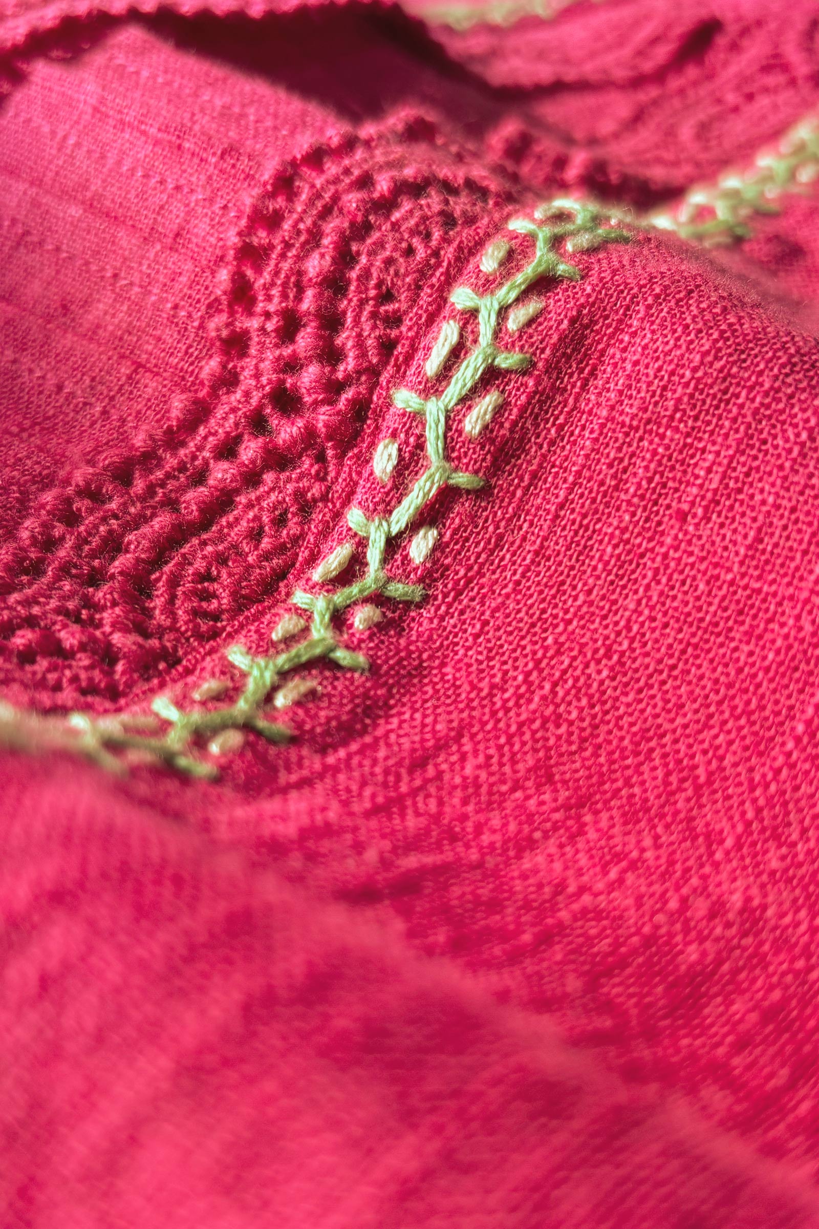 Surplus: Roza Mira Fuchsia Kurta