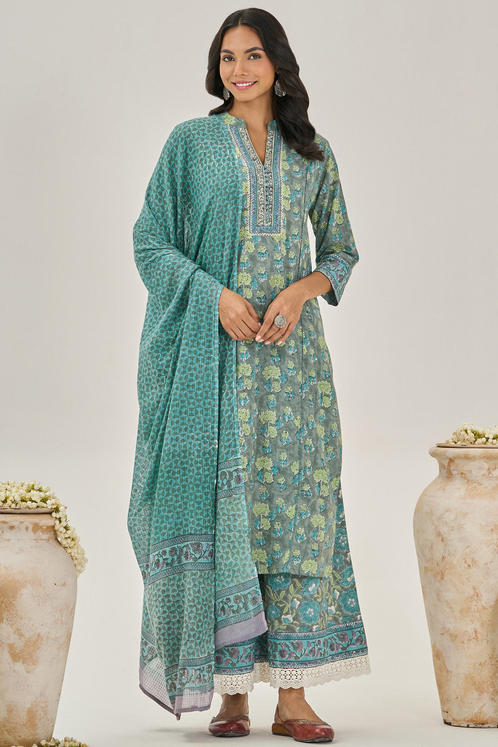 Surplus: Roz Meher Gulshan Palazzo