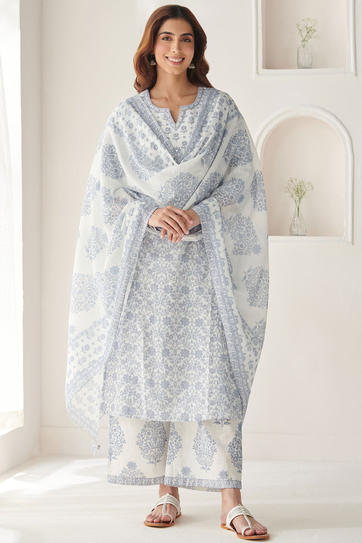 Neelofar Afra Dupatta