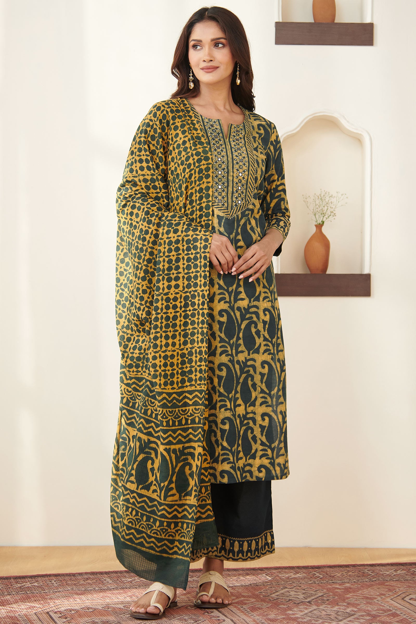 Sehra Zaira Green Farsi