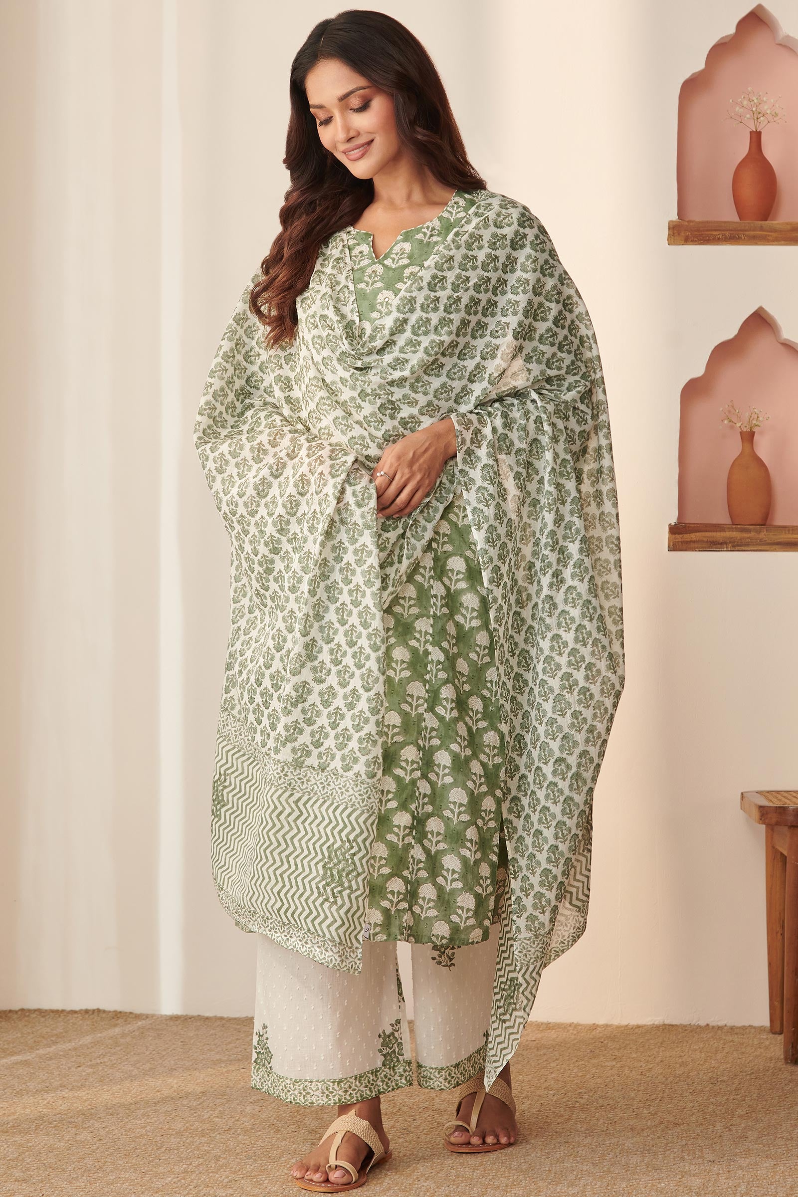 Rosheen Maiwa Sanganeri Farsi