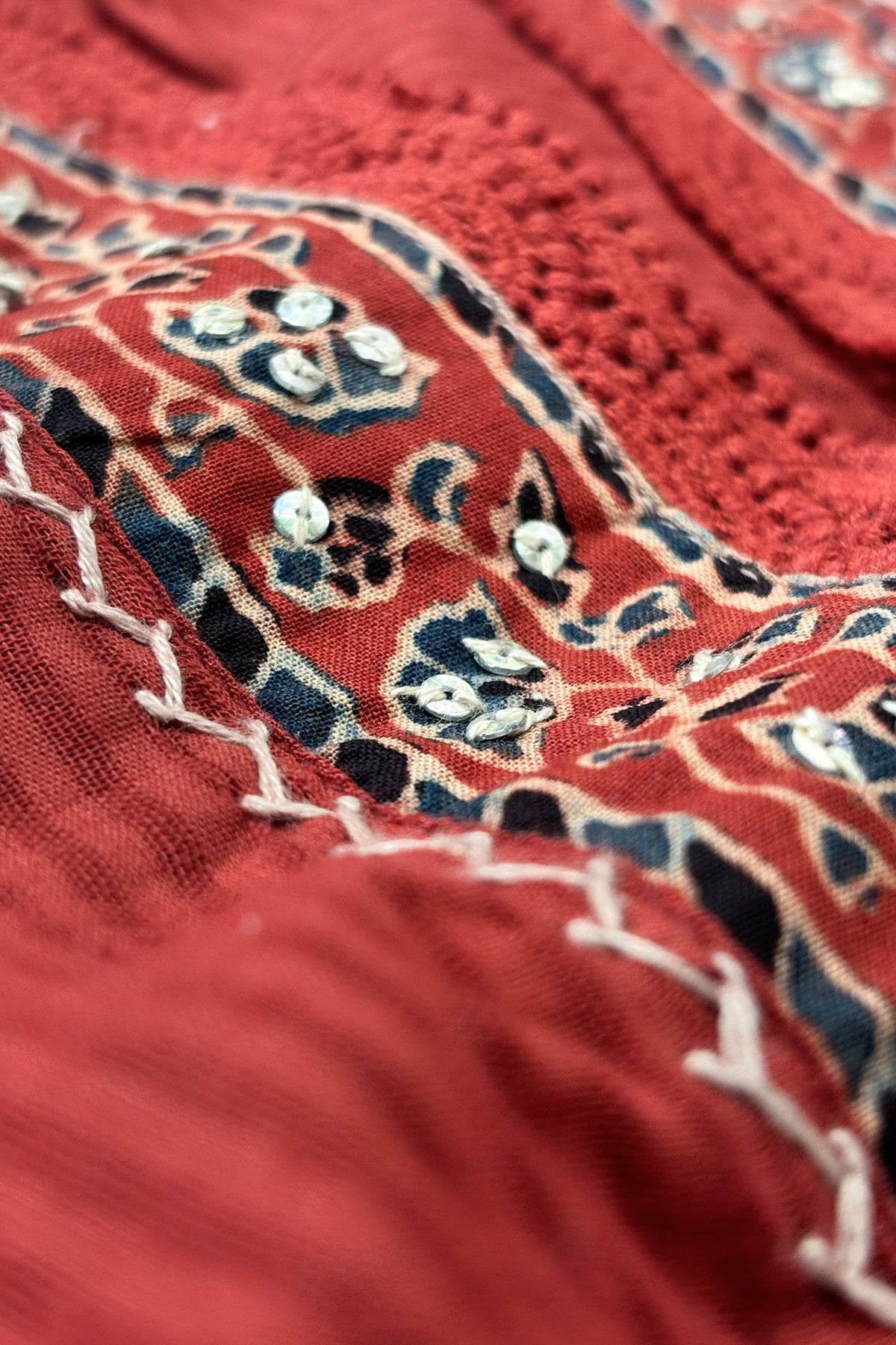Sehra Amyra Red Ajrak Kurta