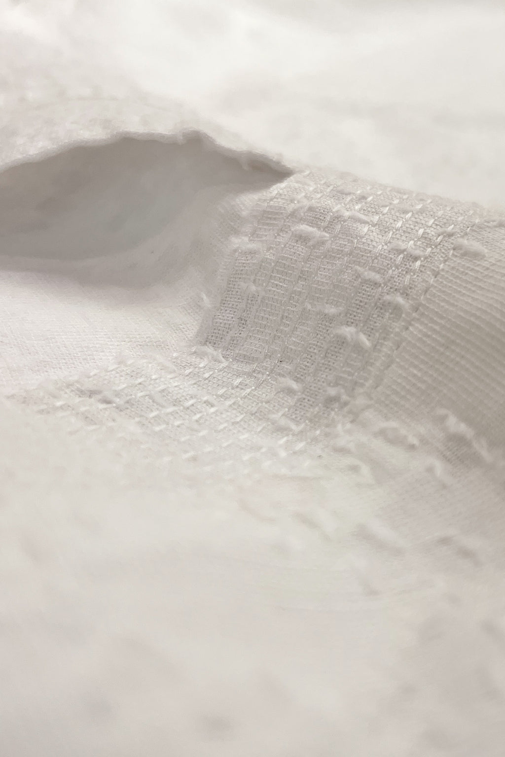 Surplus: Roza Mehnaz White Kurta