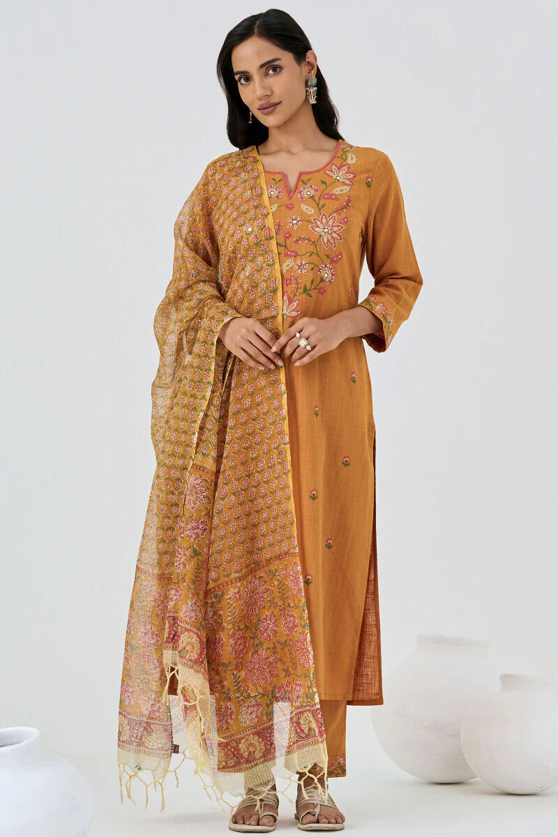 Surplus: Mehraab Rehmat Kurta