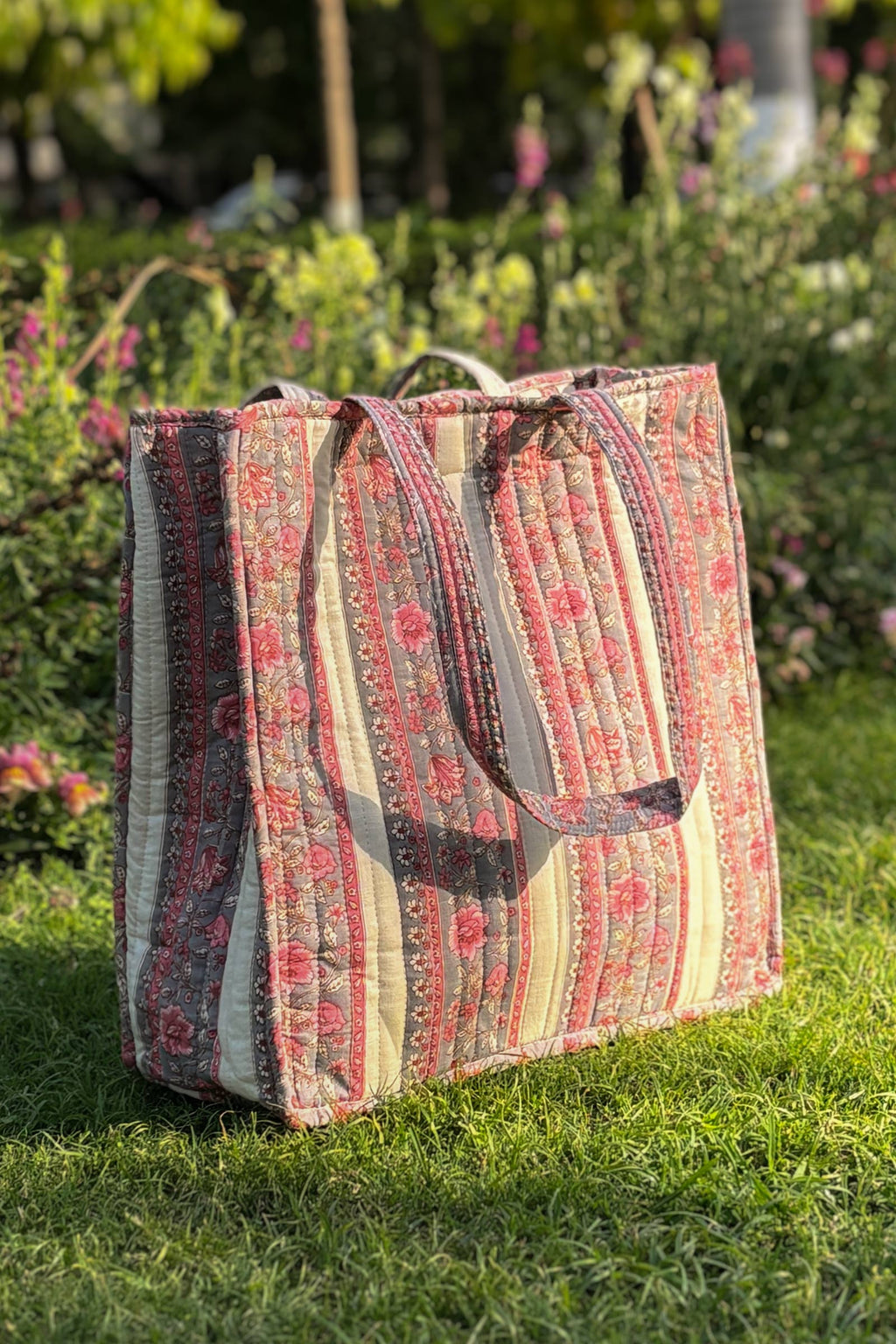 Roza Mahrin Tote Bag