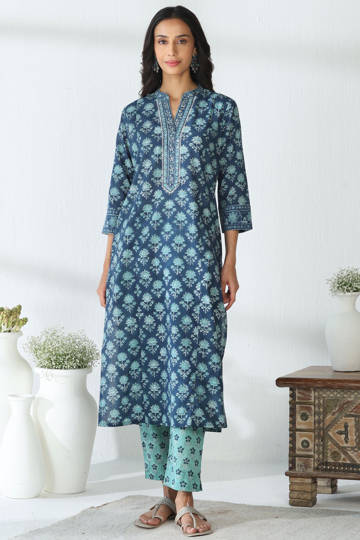 Neelofar Shaira Sanganeri Narrow Pants