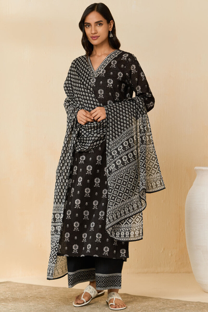 Mumtaz Naisa Dupatta