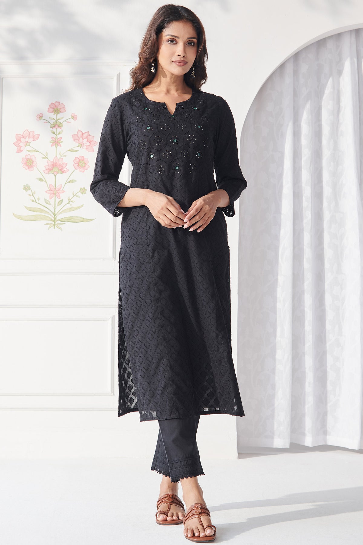 Roza Ferhia Black Narrow Pants