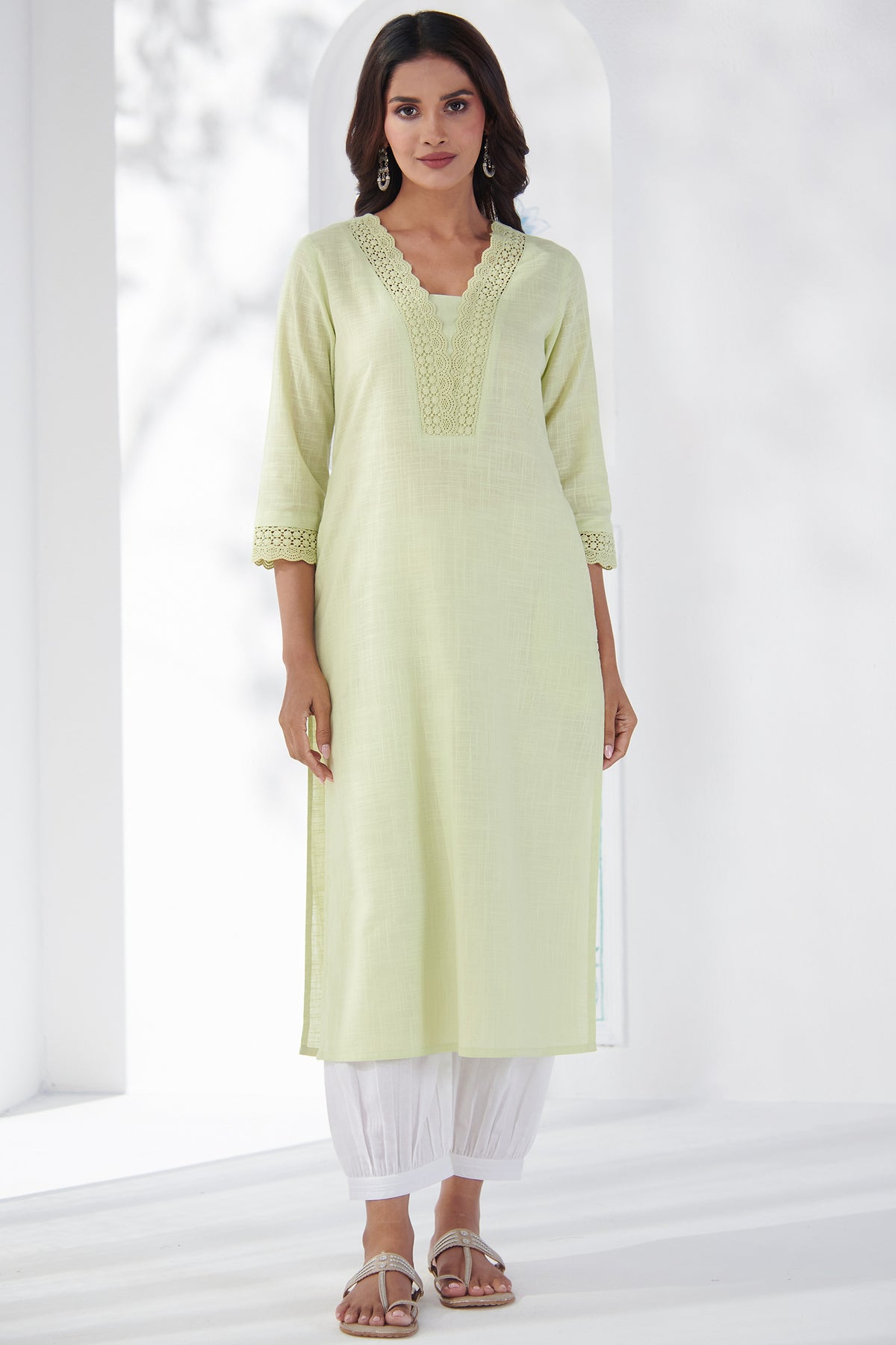 Roza White Izhaar Pants