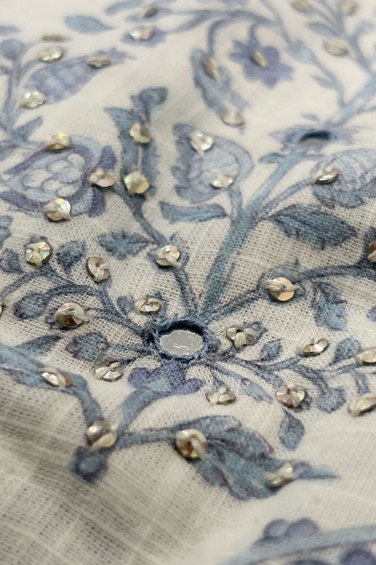 Neelofar Afra Kurta