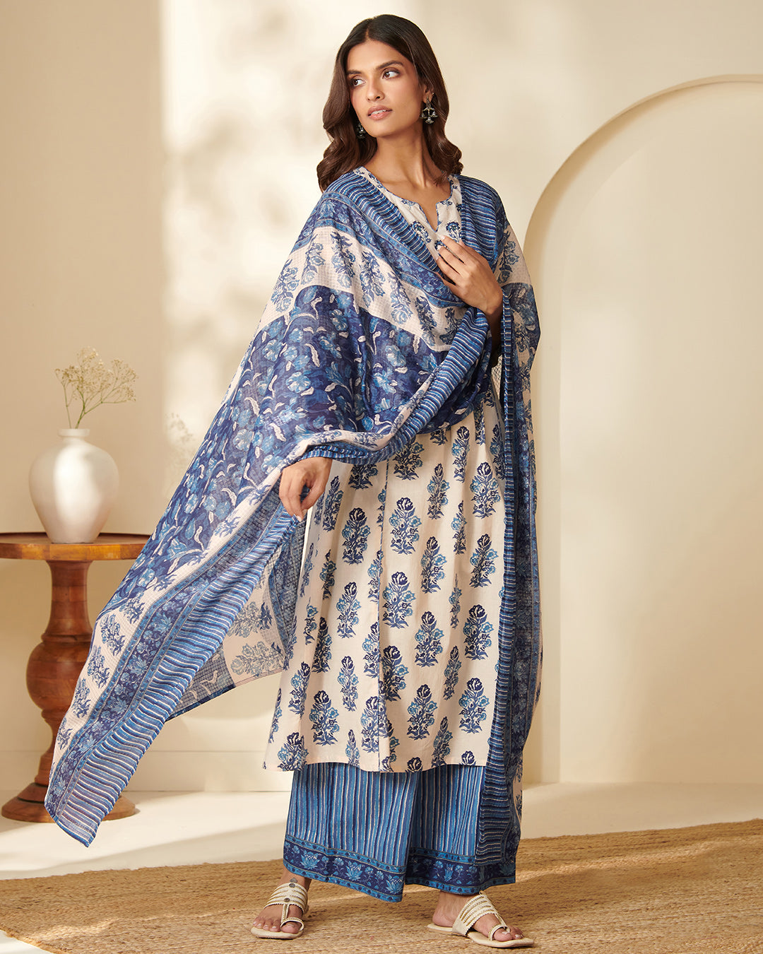 Neelofar Azah Sanganeri Farsi