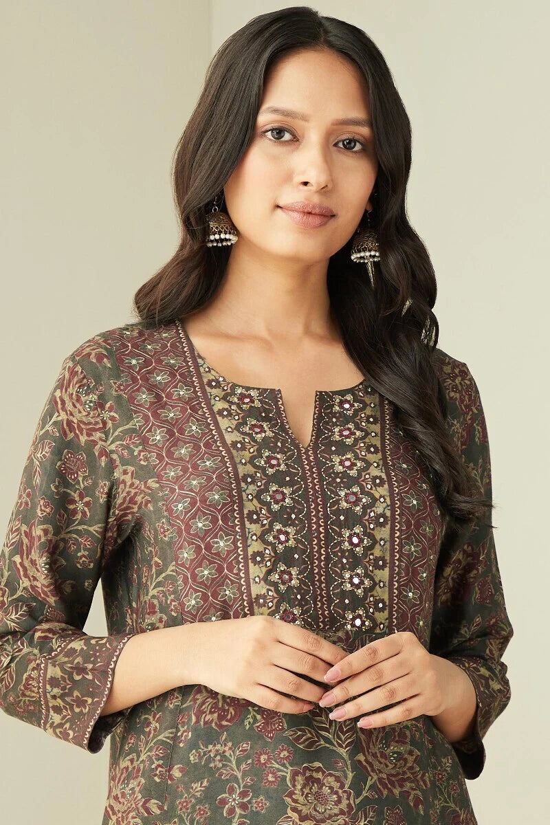 Mahnoor Nadiya Kurta