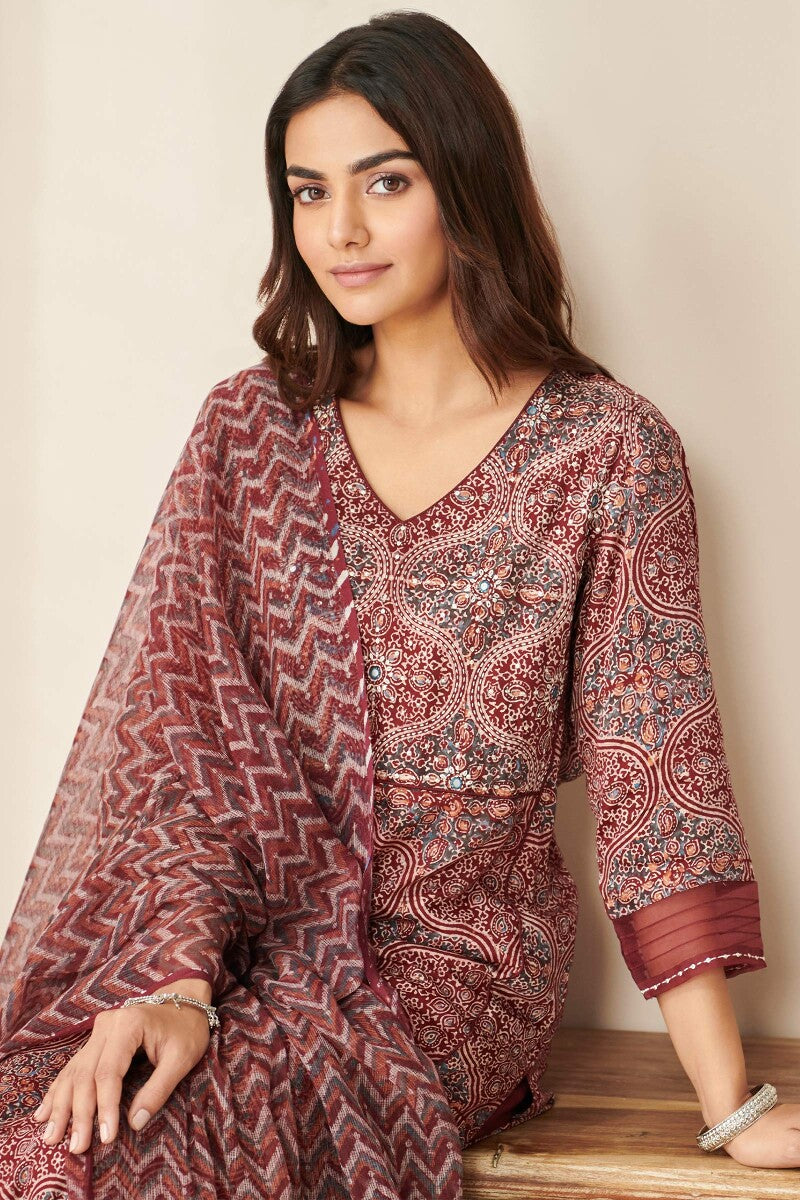 Zubeida Sareen Ajrak Modal Kurta