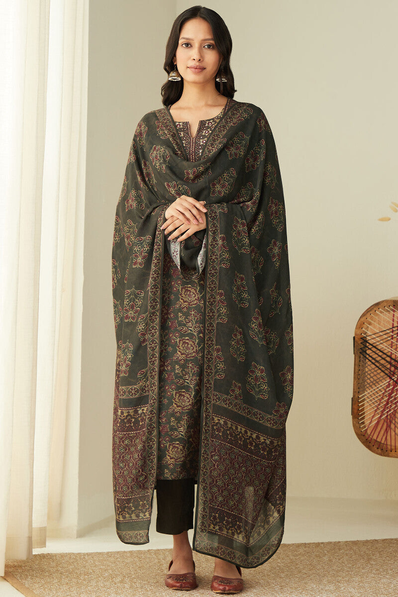 Mahnoor Nadiya Kurta