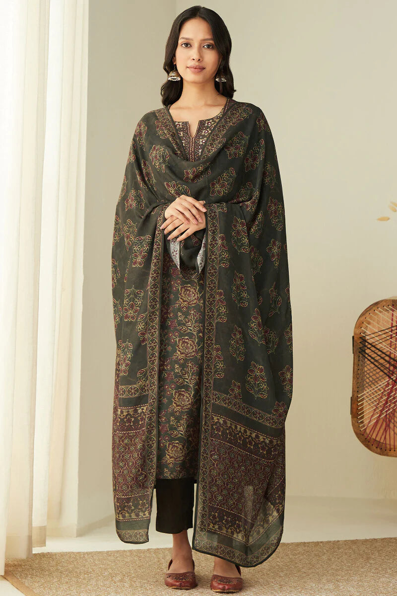 Mahnoor Nadiya Kurta