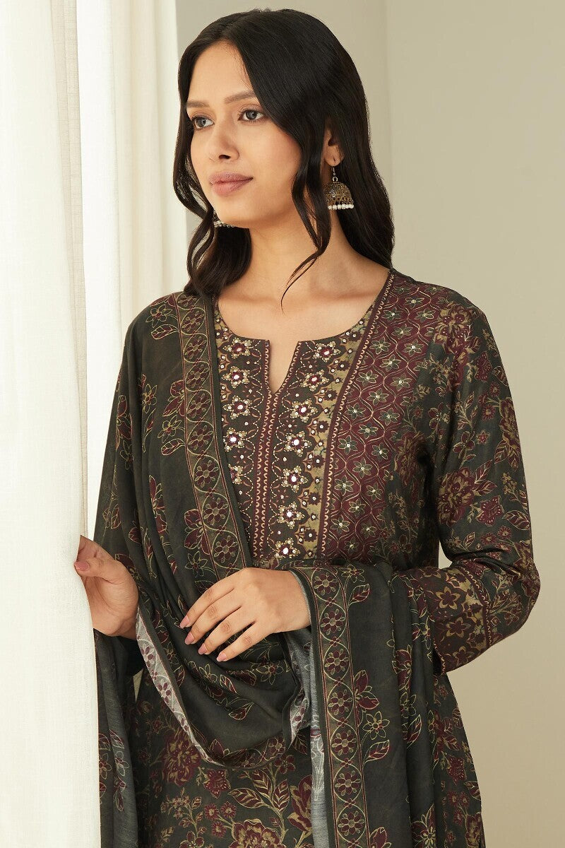Mahnoor Nadiya Kurta