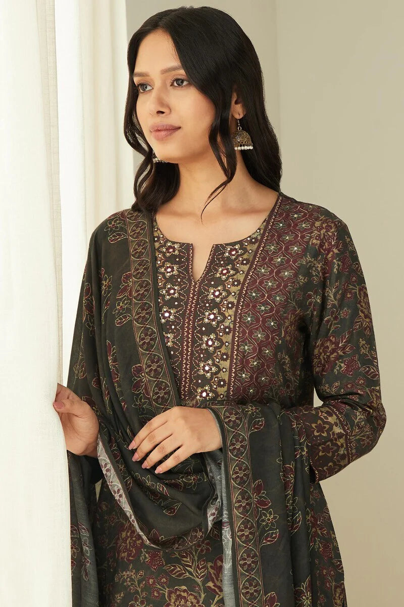 Mahnoor Nadiya Kurta