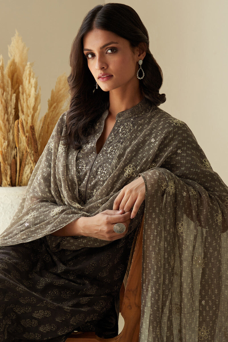 Sehra Zaira Akola Kurta