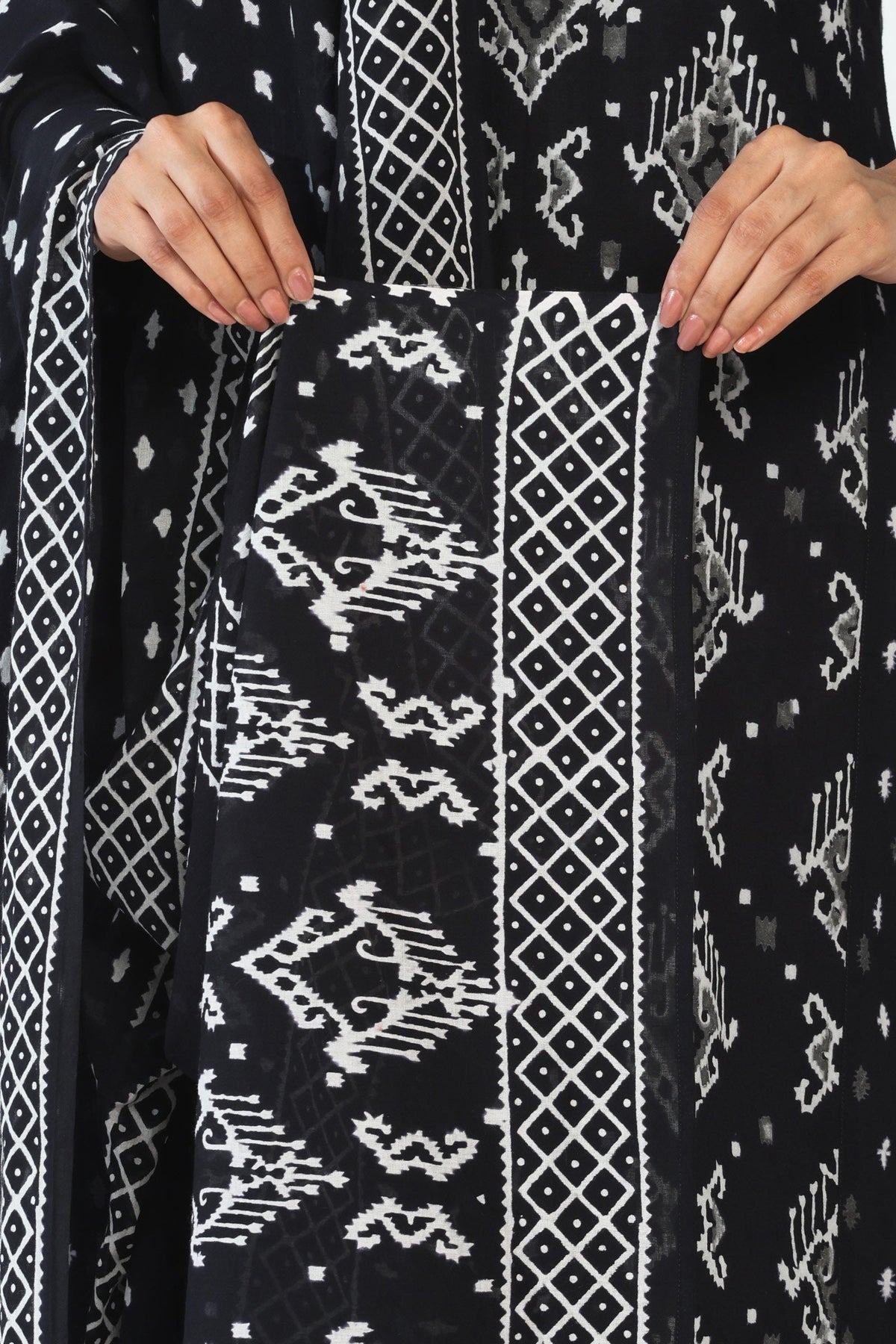Surplus: Mumtaz Farhin Sanganeri Dupatta