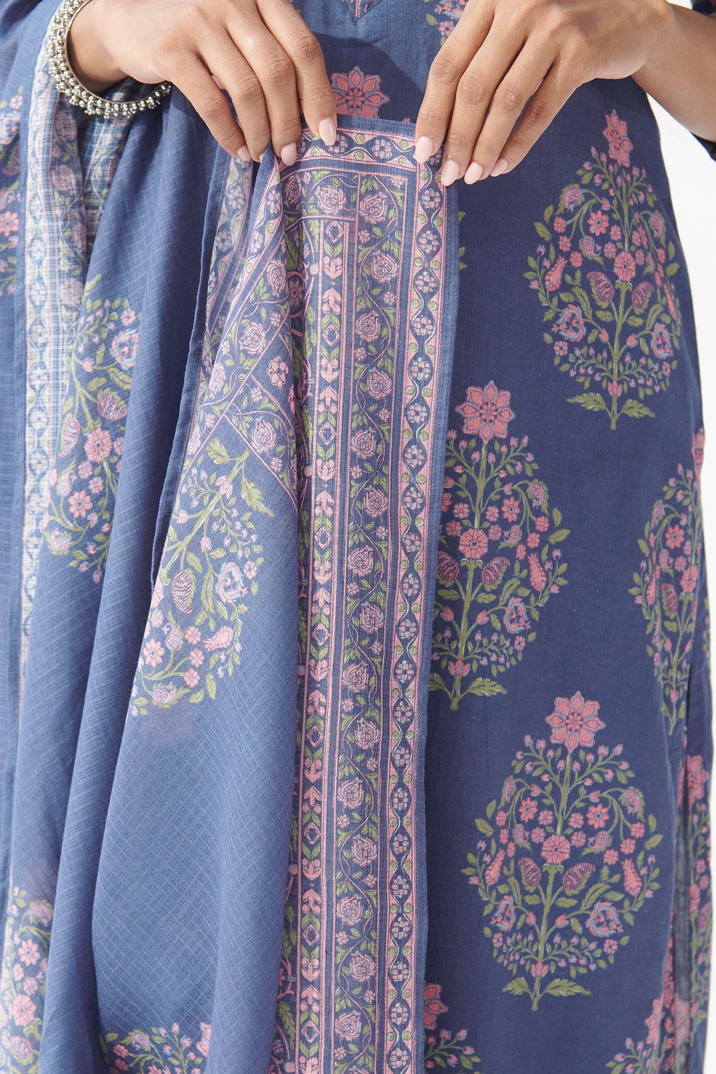 Surplus: Gulbahar Shahida Dupatta