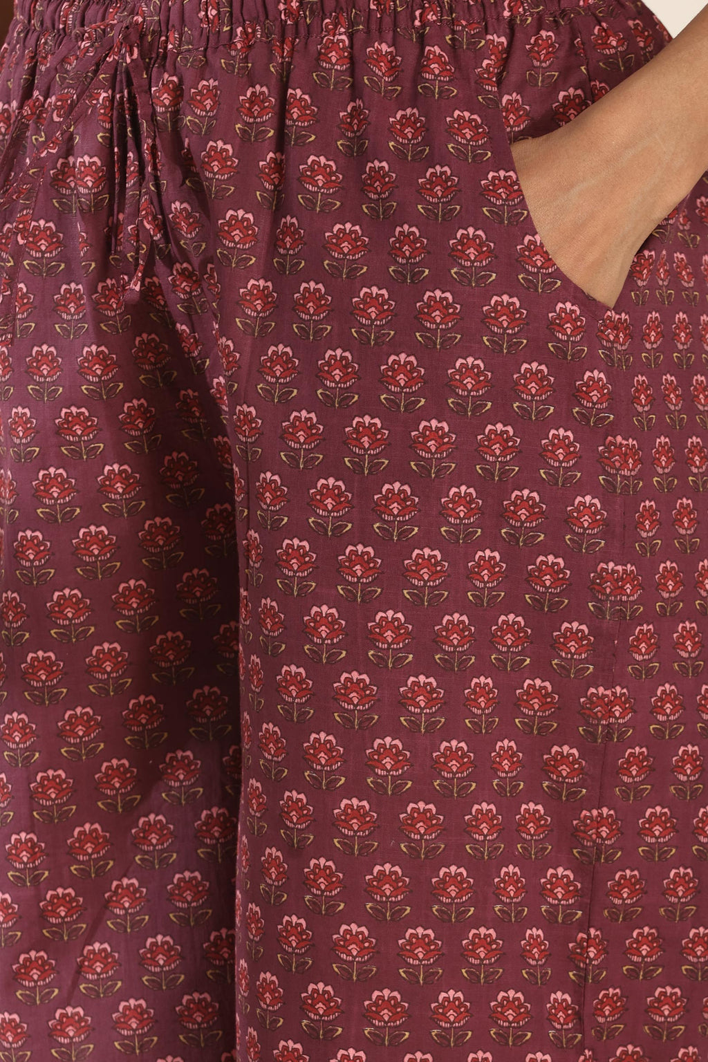 Gauhar Nadira Sanganeri Farsi