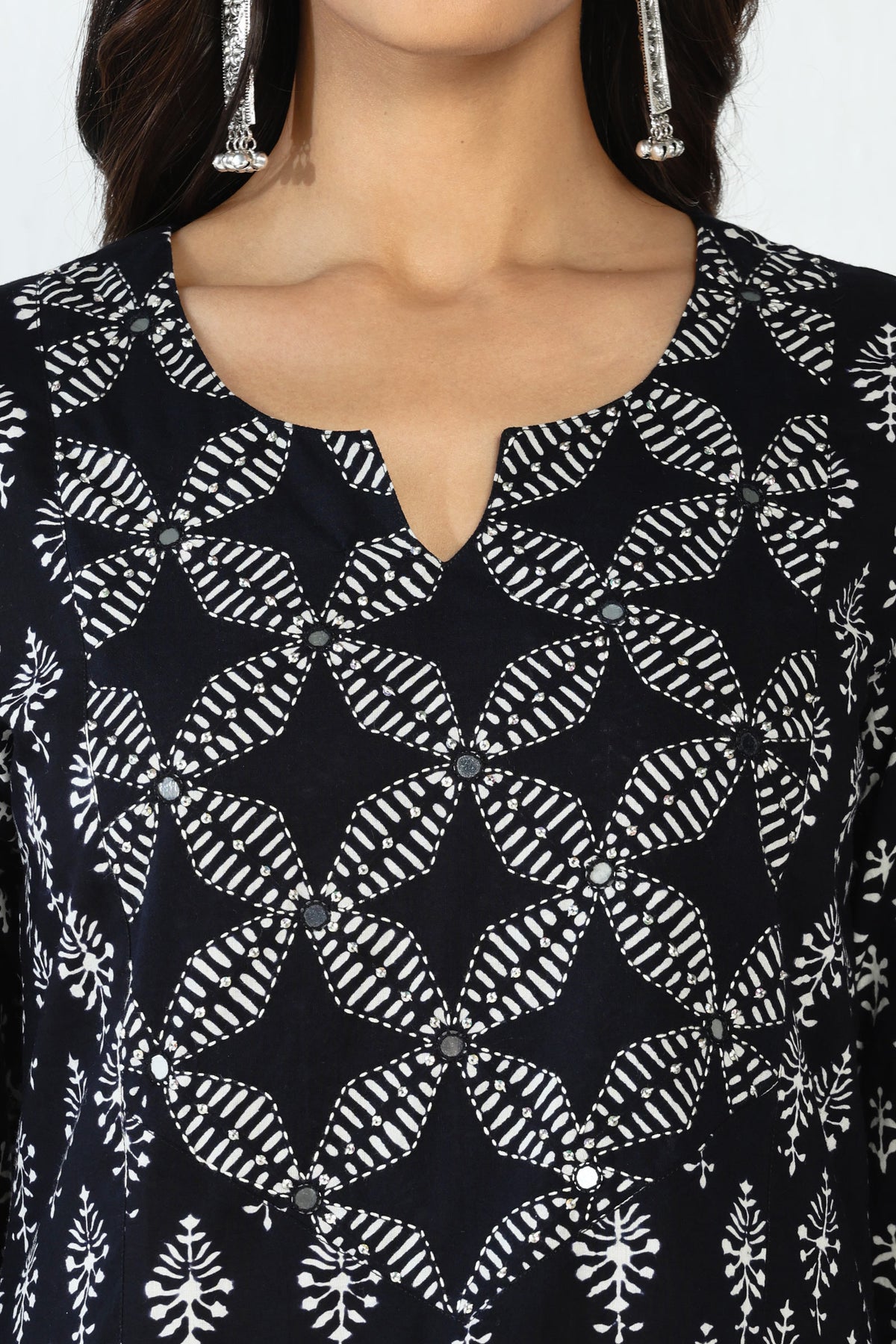 Surplus: Mirza Ameera Kurta