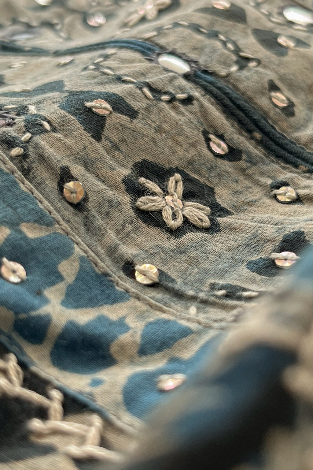 Sehra Siya Akola Kurta