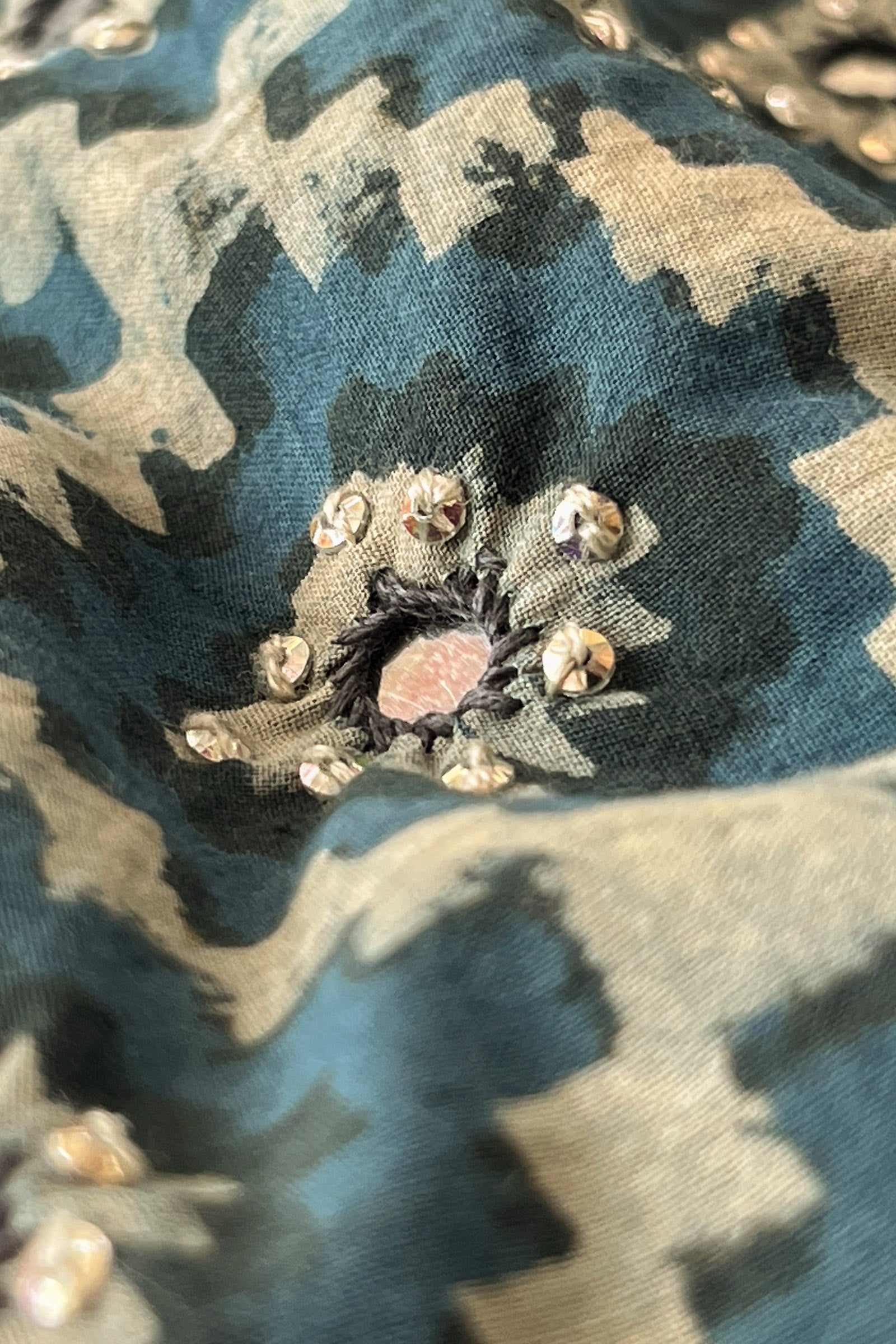 Surplus: Sehra Yasmina Akola Kurta