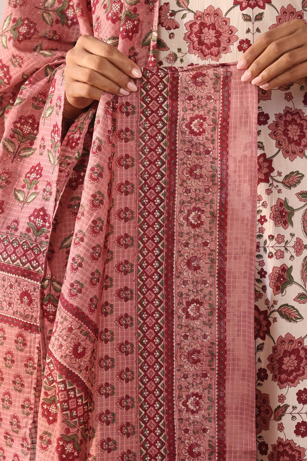 Surplus: Rosheen Fizah Dupatta