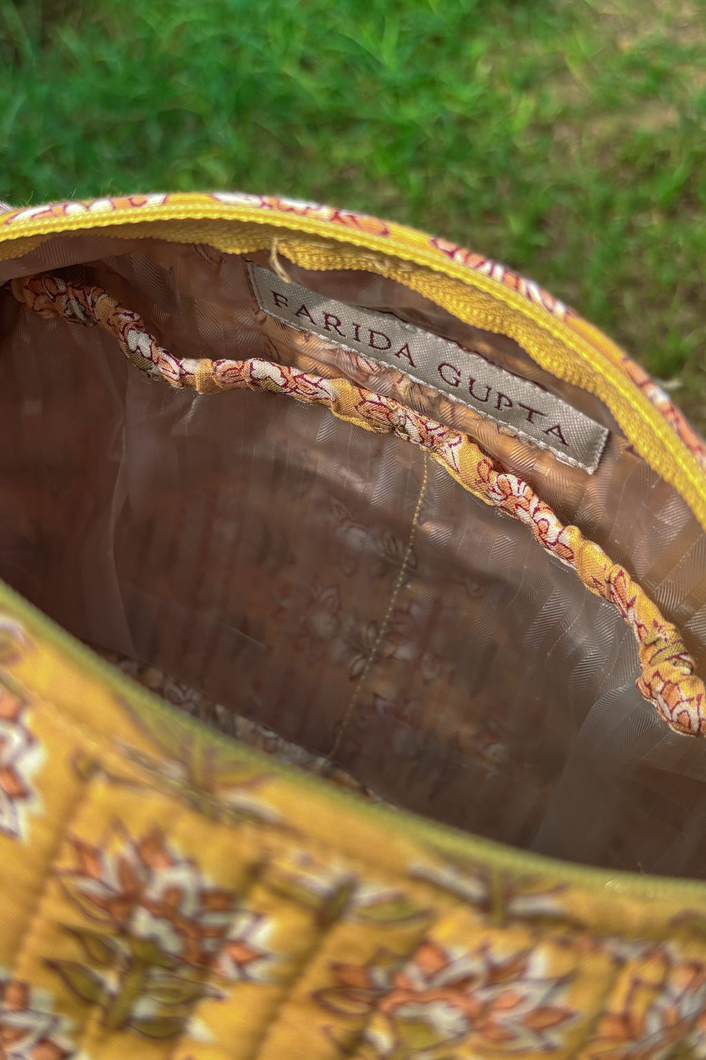 Roza Ira Vanity Pouch - Medium