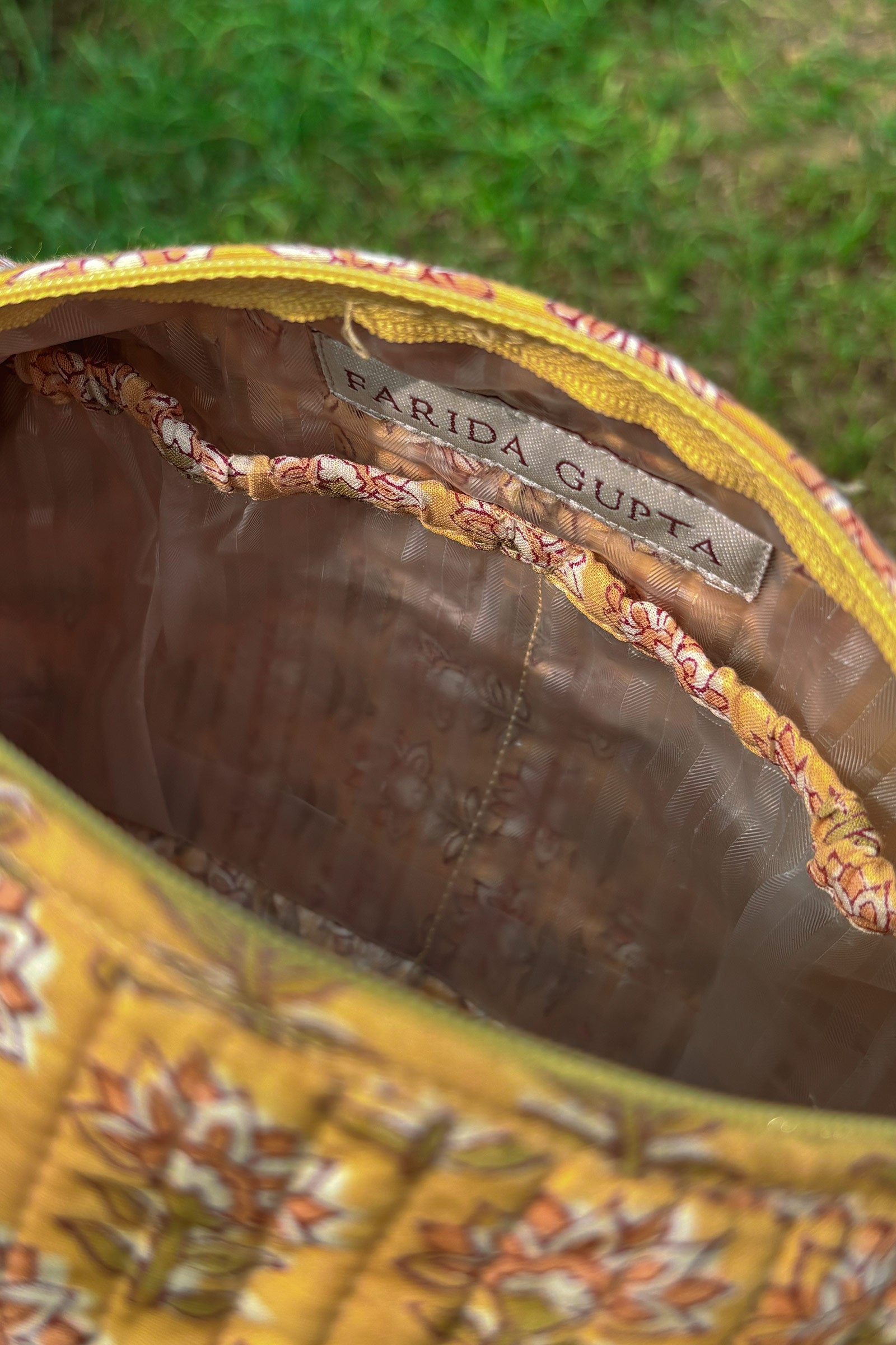 Roza Ira Vanity Pouch - Medium