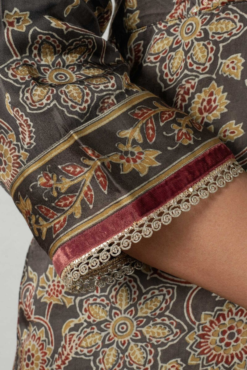 Zubeida Seerat Ajrak Modal Kurta