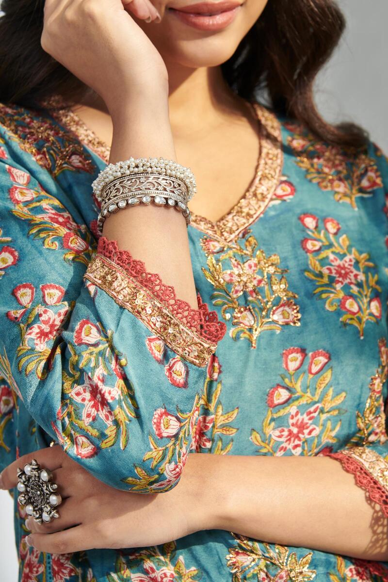Nasrine Farnaz Sanganeri Modal Kurta