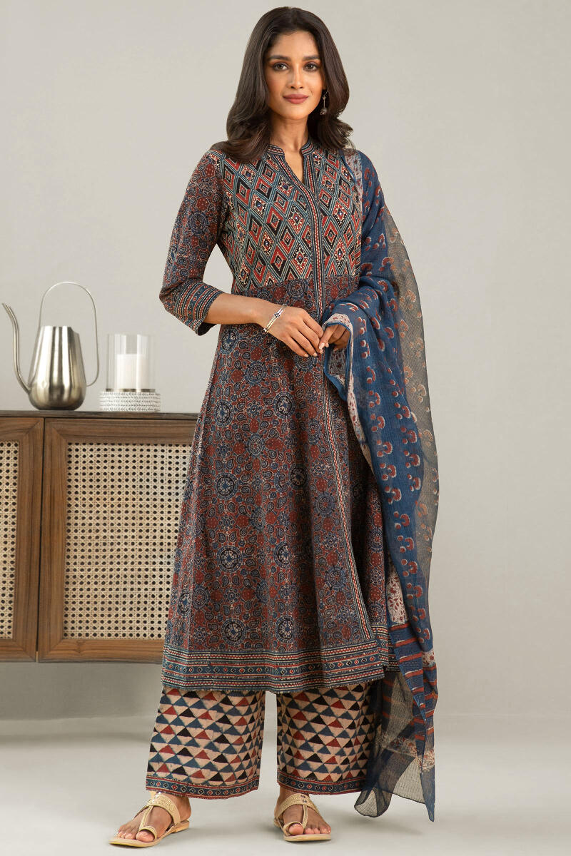 Sehra Nikhat Ajrak Kurta