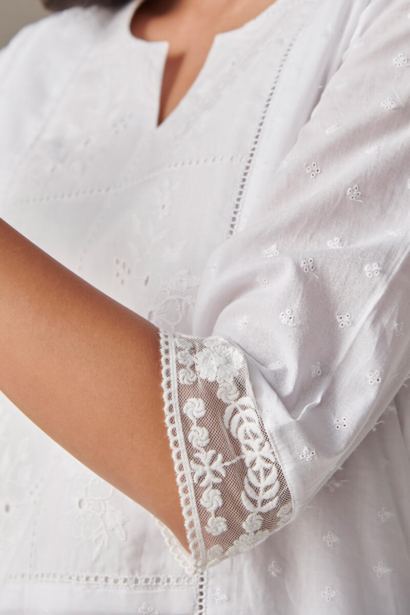 Raahat Saira White Schiffli Kurta