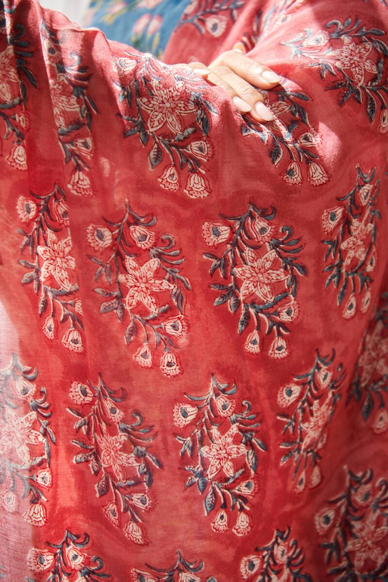 Nasrine Shehnaz Modal Dupatta