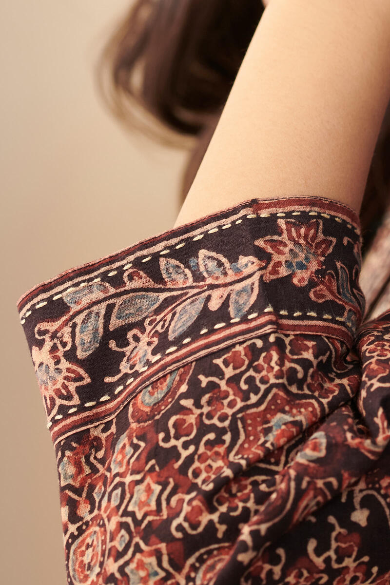 Sehra Yasmina Ajrak Kurta
