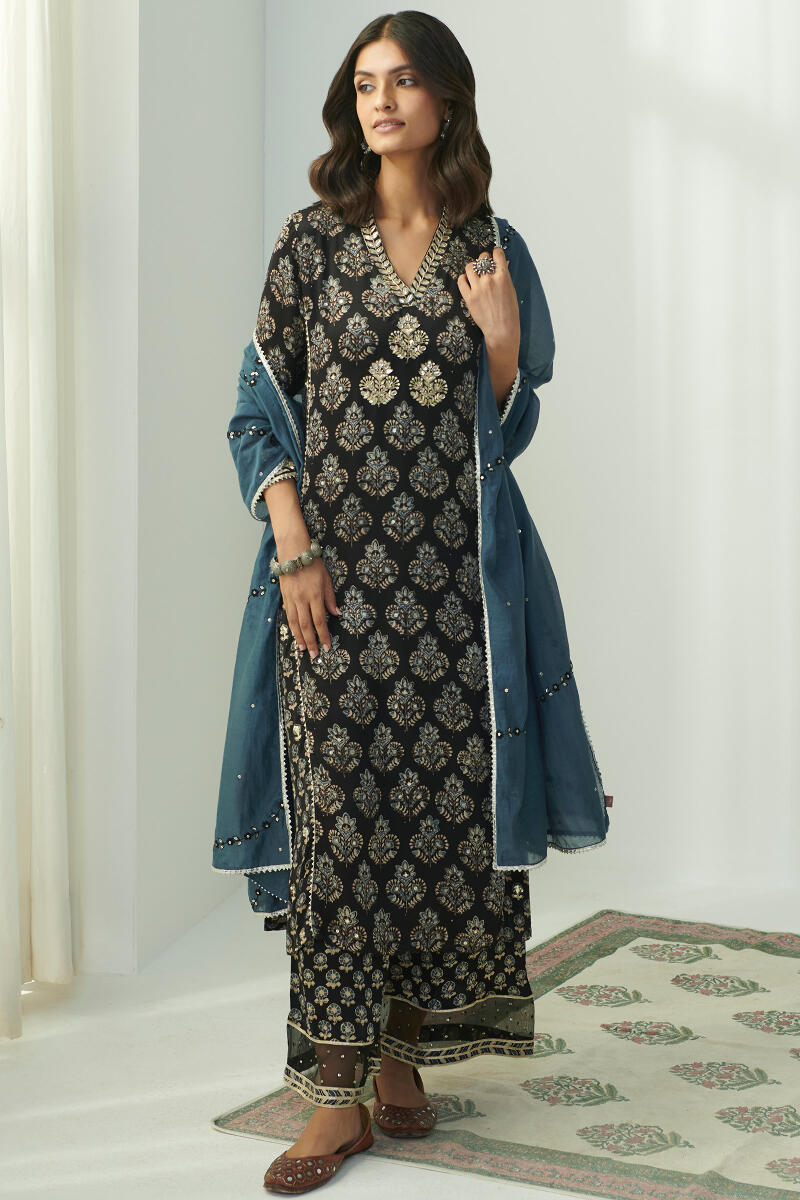 Zubeida Farheen Ajrak Modal Kurta
