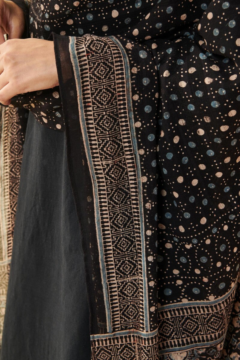 Naadirah Zeenat Ajrak Cotton Dobby Dupatta