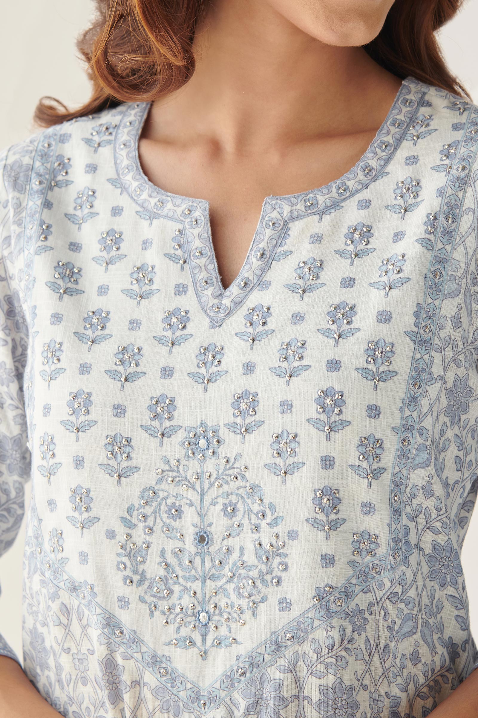 Neelofar Afra Kurta