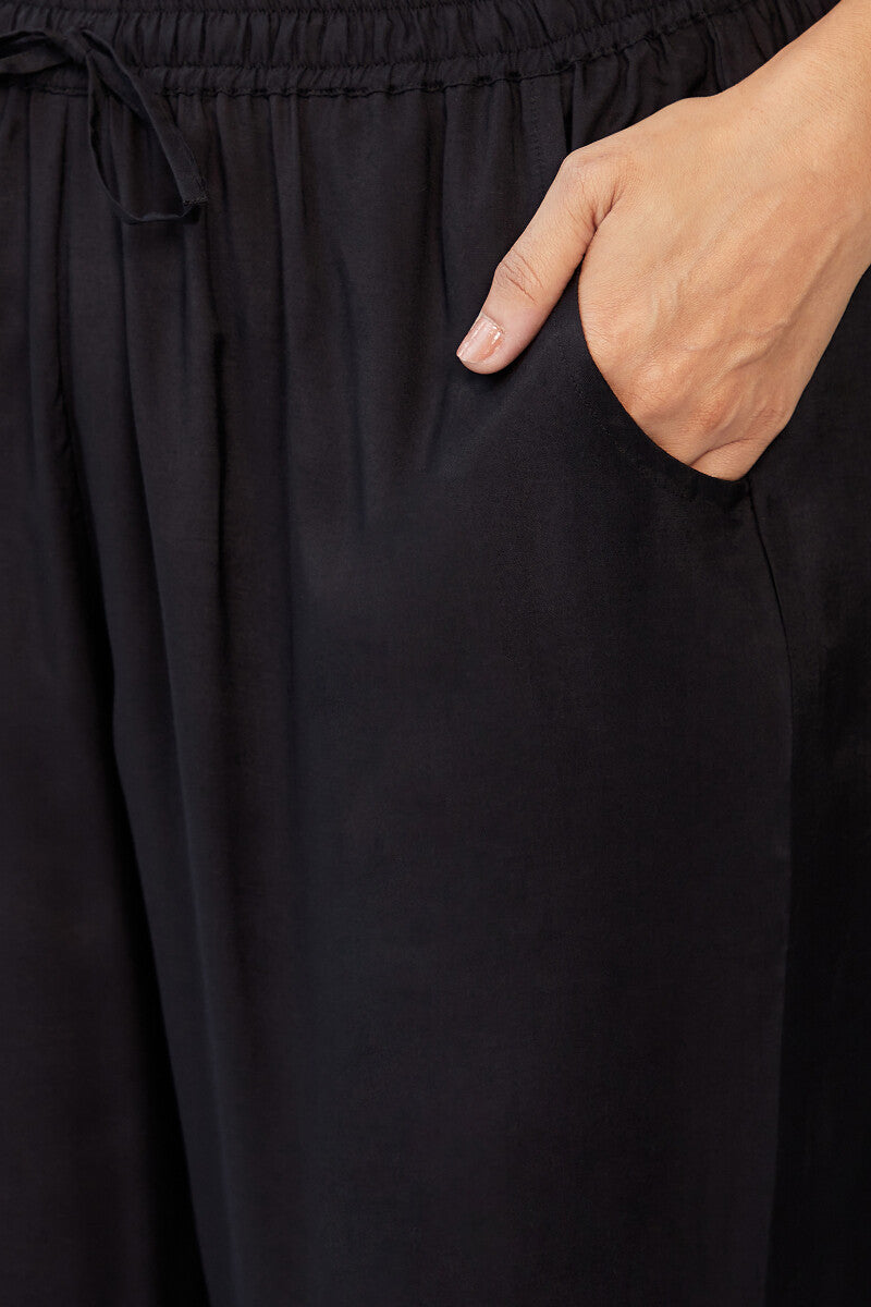 Mehrunissa Zeinab Black Narrow Pants