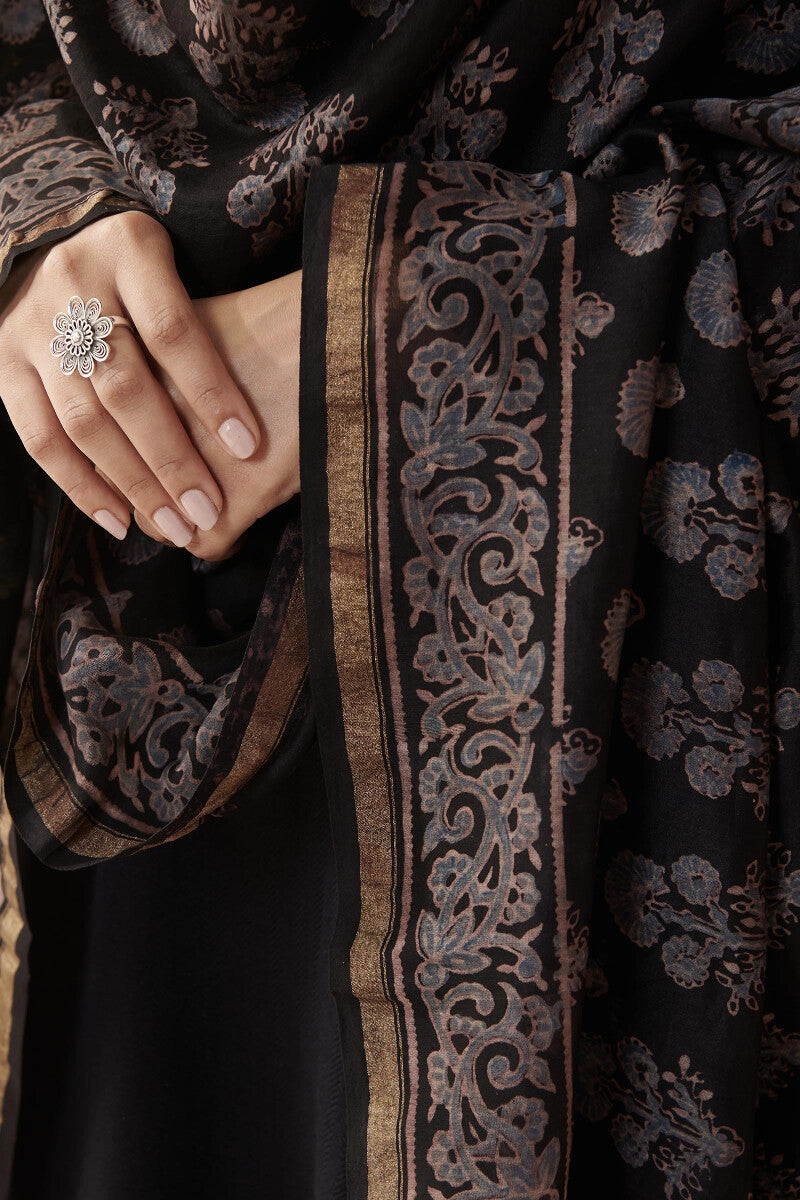 Naadirah Tazmeen Ajrak Chanderi Dupatta