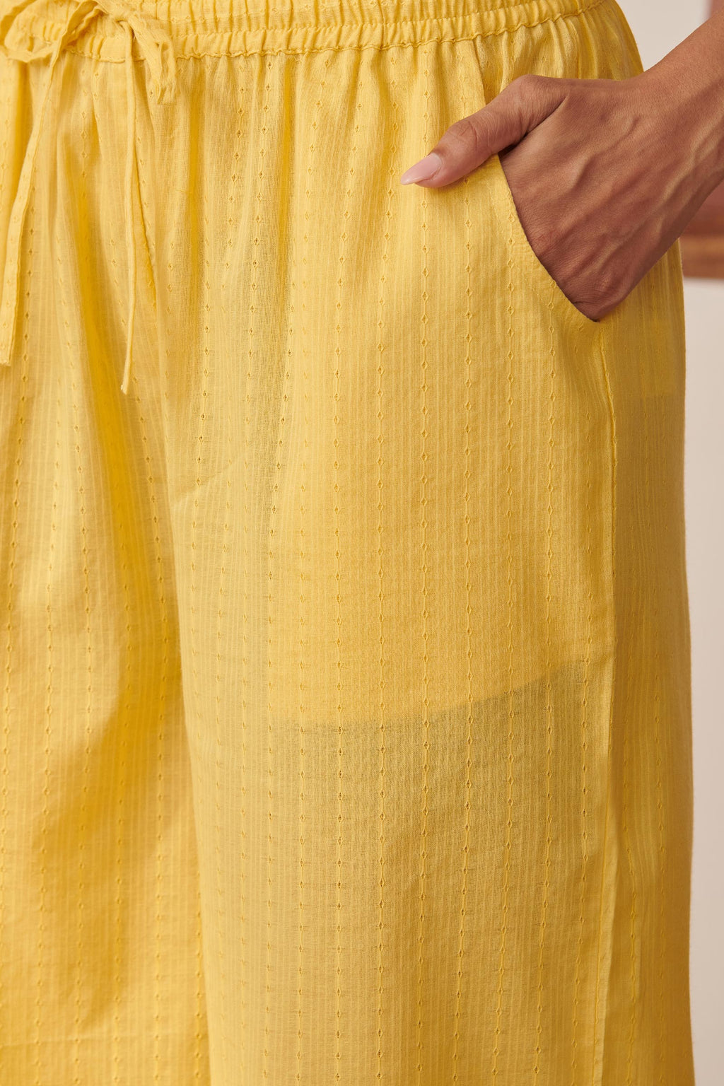 Roza Darya Daffodil Yellow Farsi