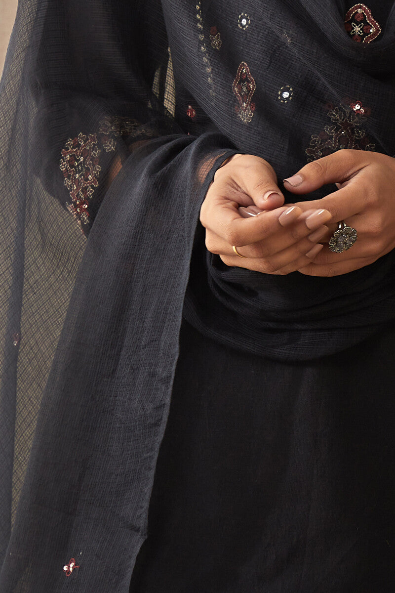 Roza Rumaisa Kota Dupatta