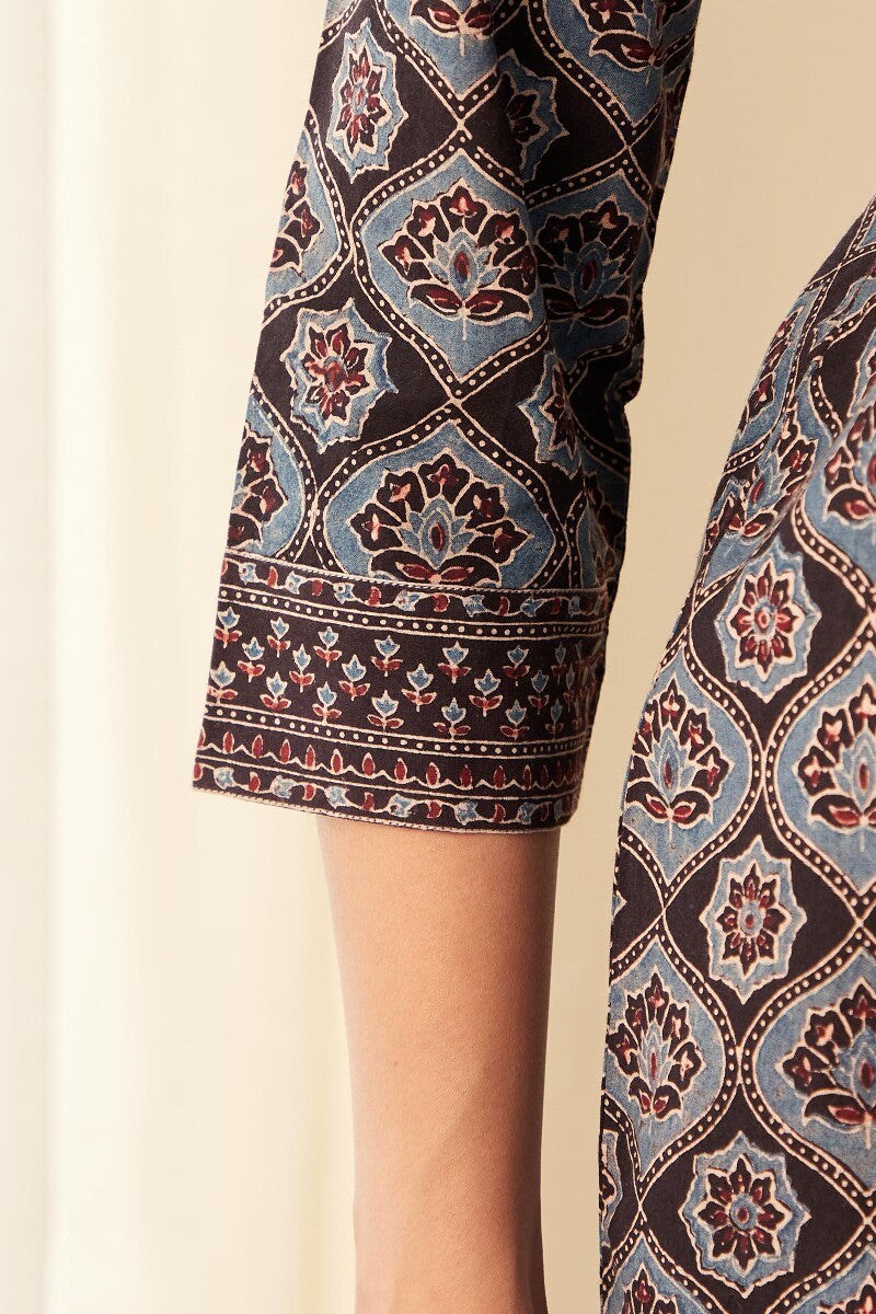 Sehra Nahid Ajrak Top