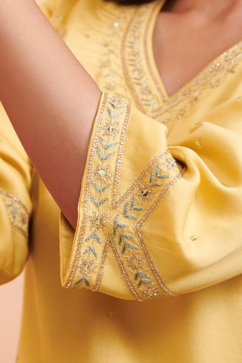 Shirin Mirza Modal Kurta