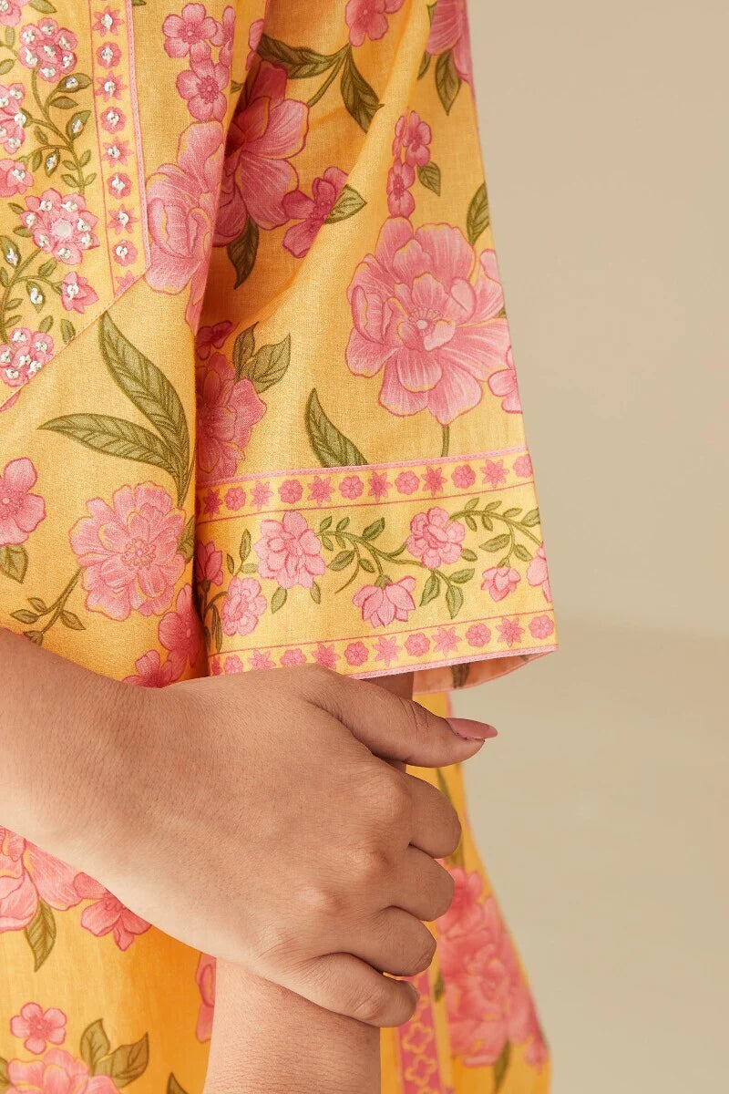 Mahnoor Tahira Kurta